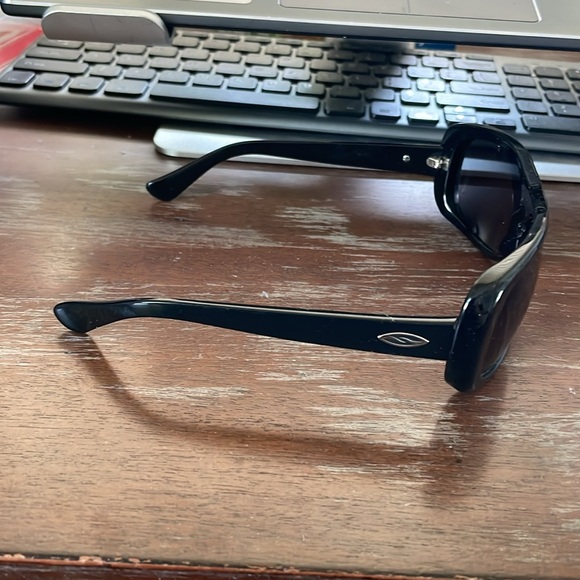 Smith black sunglasses unisex with case and cloth. No size or style listed. - Picture 14 of 16